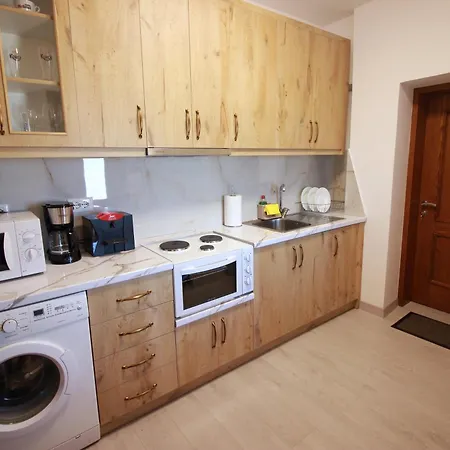 Emblematic House 4 Гирокастра