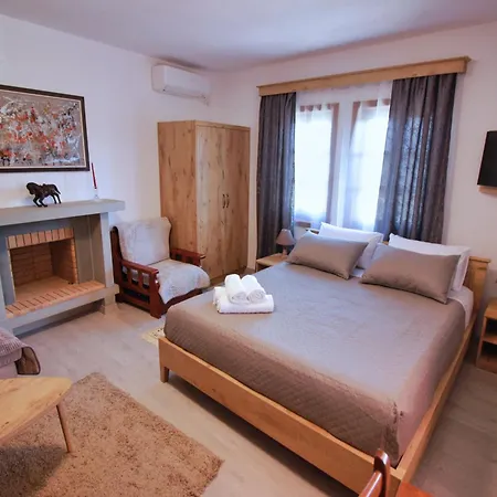 Emblematic House 4 Гирокастра