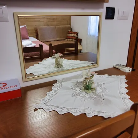 Emblematic House 4 Проживание в семье