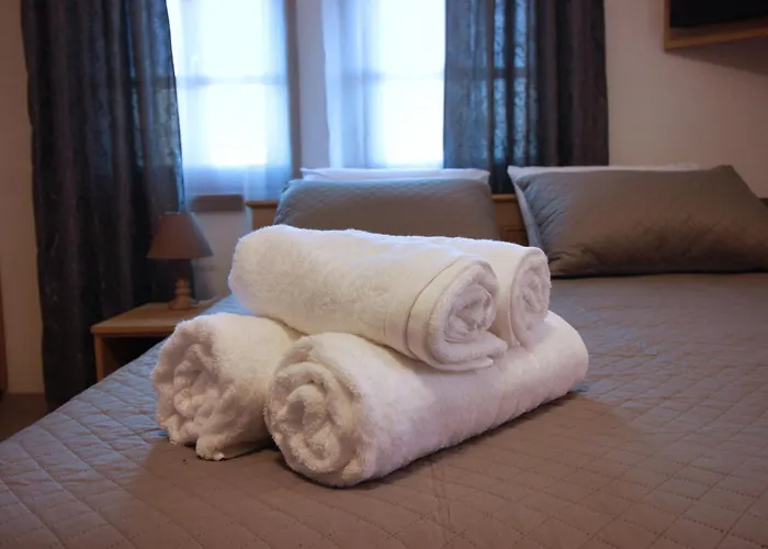 民宿 Emblematic House 4 *