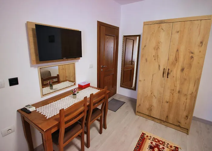 民宿 Emblematic House 4 *