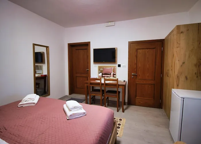 民宿 Emblematic House 4 Gjirokastër