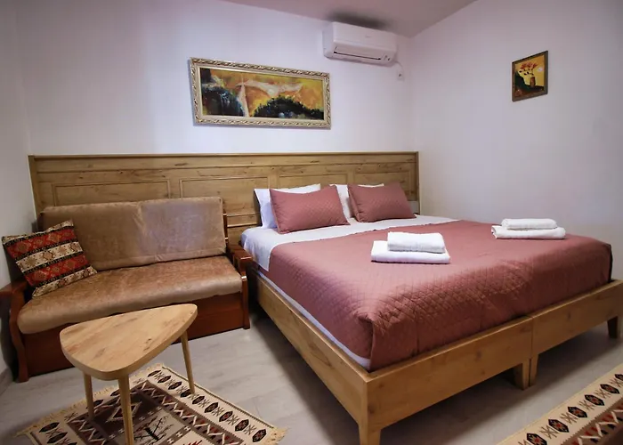 民宿 Emblematic House 4 *