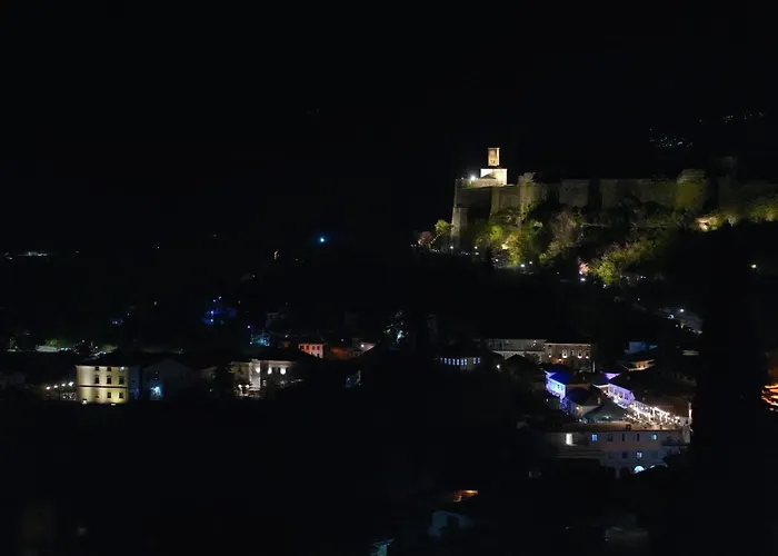 Emblematic House 4 *