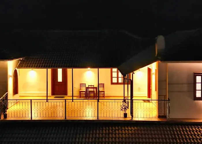 Emblematic House 4 *