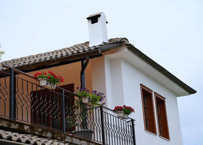 民宿 Emblematic House 4 *