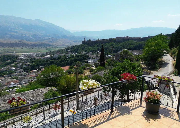 Emblematic House 4 *