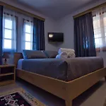 Emblematic House 4 Проживание в семье *