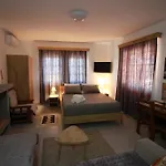 Emblematic House 4 Гирокастра