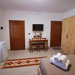Emblematic House 4 Гирокастра