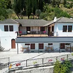 Emblematic House 4 Гирокастра