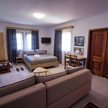 Emblematic House 4 Homestay *