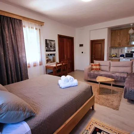 Emblematic House 4 ホームステイ