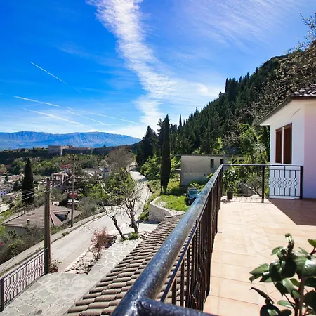 Emblematic House 4 Homestay *