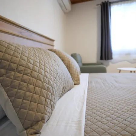 Emblematic House 4 * Gjirokastër