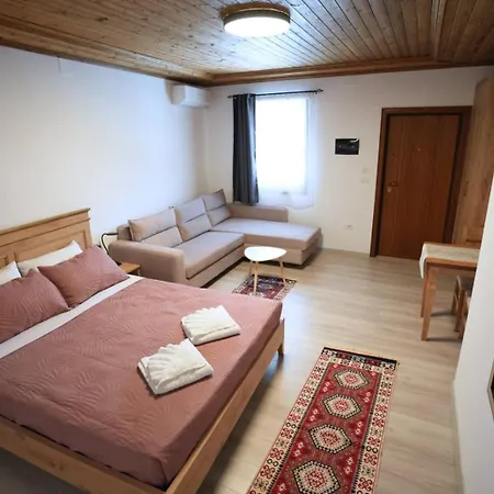 Emblematic House 4