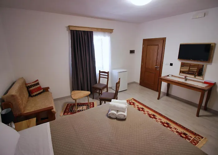 Privatunterkunft Emblematic House 4